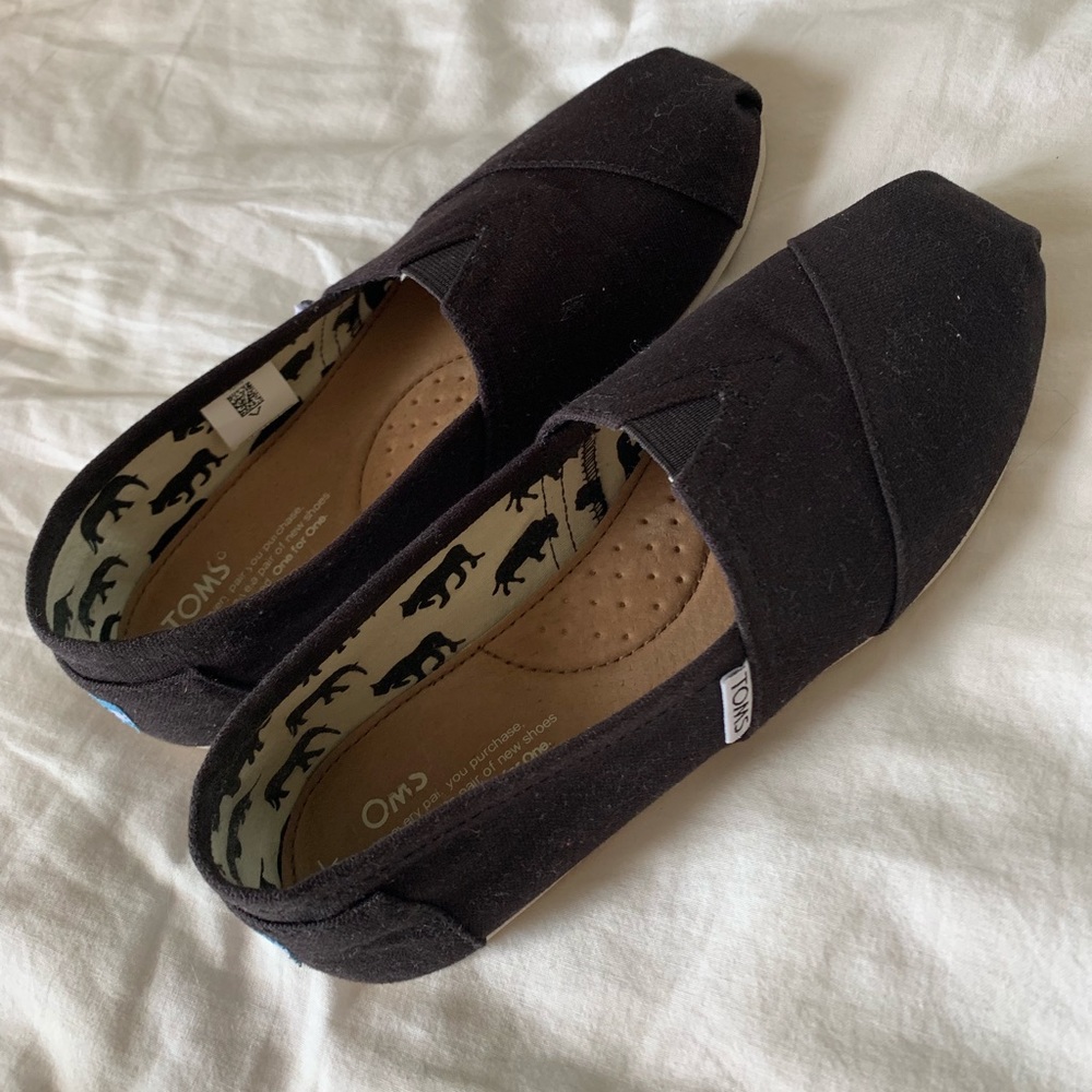 [New] Black Toms